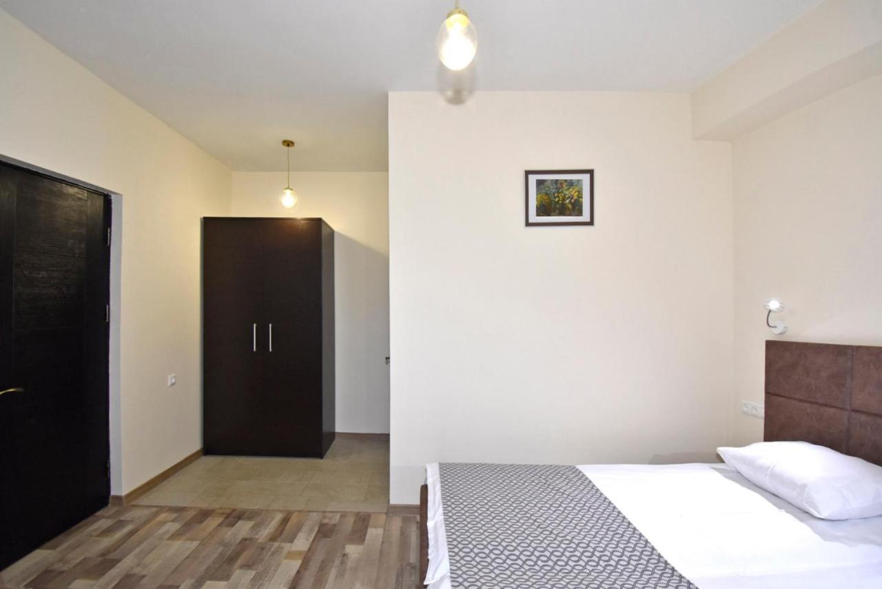The Nut Guest House Γιερεβάν Εξωτερικό φωτογραφία