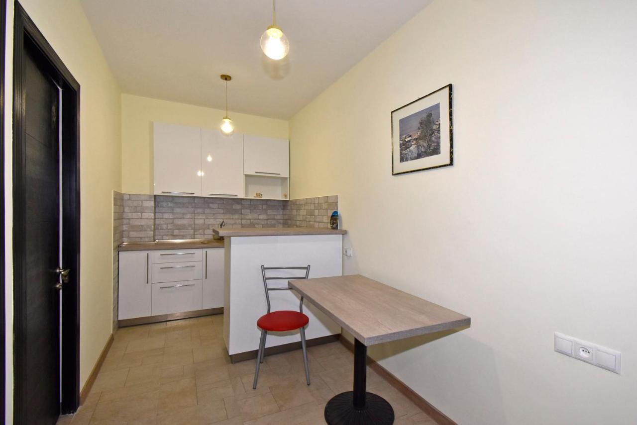 The Nut Guest House Γιερεβάν Εξωτερικό φωτογραφία