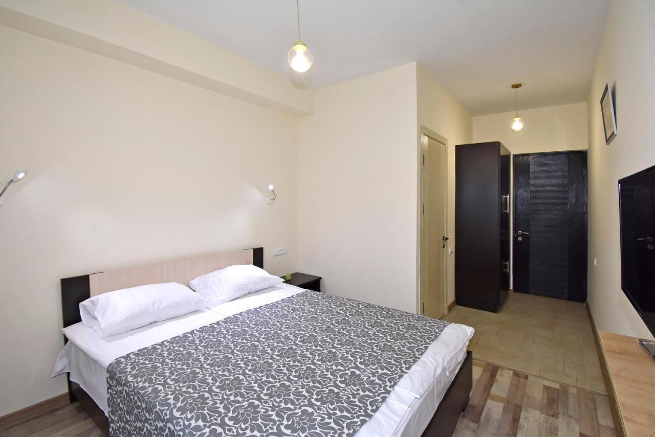 The Nut Guest House Γιερεβάν Εξωτερικό φωτογραφία