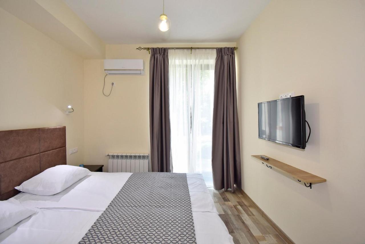 The Nut Guest House Γιερεβάν Εξωτερικό φωτογραφία